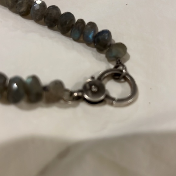 Sheryl Lowe short labadorite necklace with lobster clasp - Picture 3 of 3